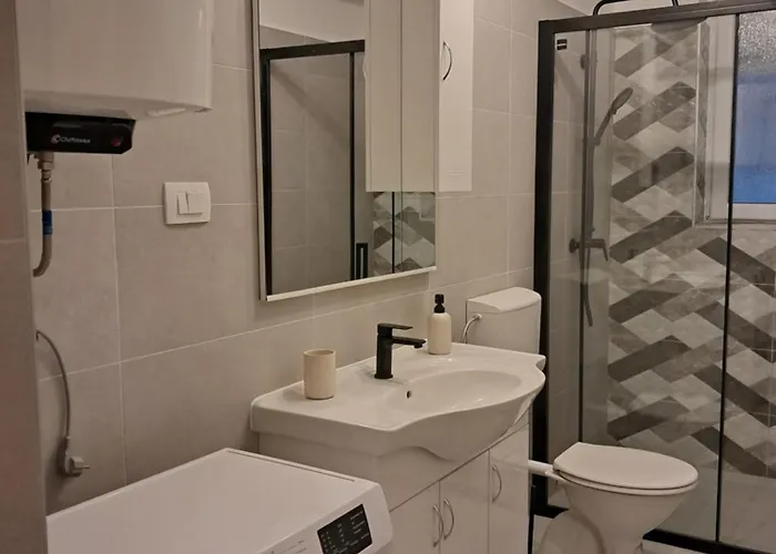 Manuela Nyaraló Fažana